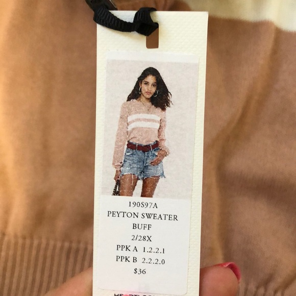 Heartloom Peyton Sweater - Picture 7 of 8